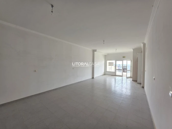 Loja para Arrendamento em Azambuja Foto 11