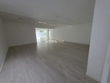 Loja para Arrendamento em Aradas