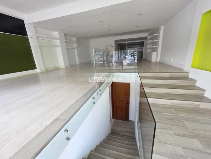 Loja para Arrendamento em Aradas Foto 2