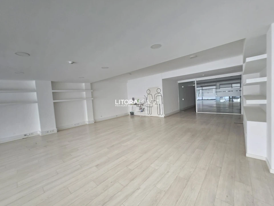 Loja para Arrendamento em Aradas Foto 6