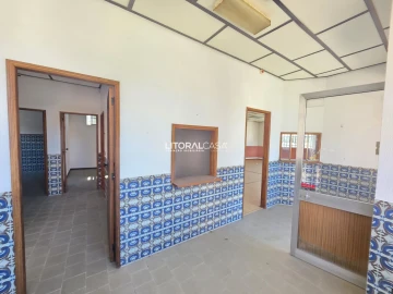 Loja para Arrendamento em Oiã