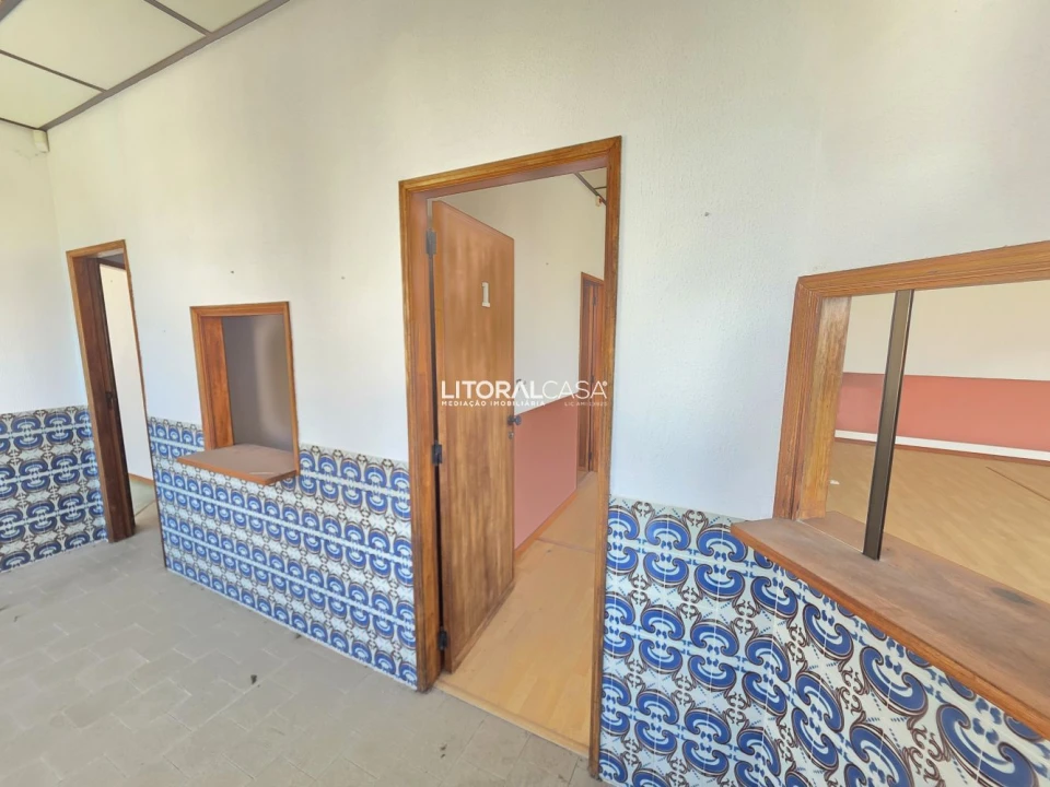 Loja para Arrendamento em Oiã Foto 15