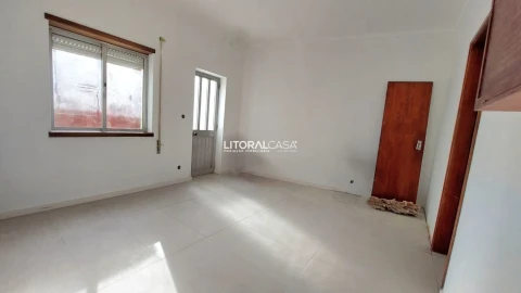 Apartamento T1 para Venda em Glória e Vera Cruz