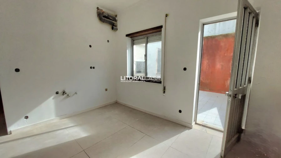 Apartamento T1 para Venda em Glória e Vera Cruz Foto 4