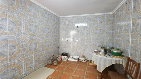 Moradia T2 para Venda em Eixo e Eirol