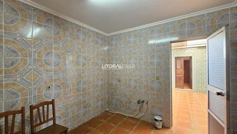 Moradia T2 para Venda em Eixo e Eirol