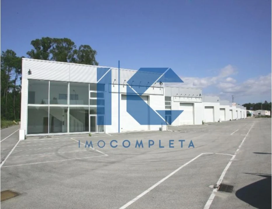 Loja para Arrendamento em Travassô e Óis da Ribeira Foto 1