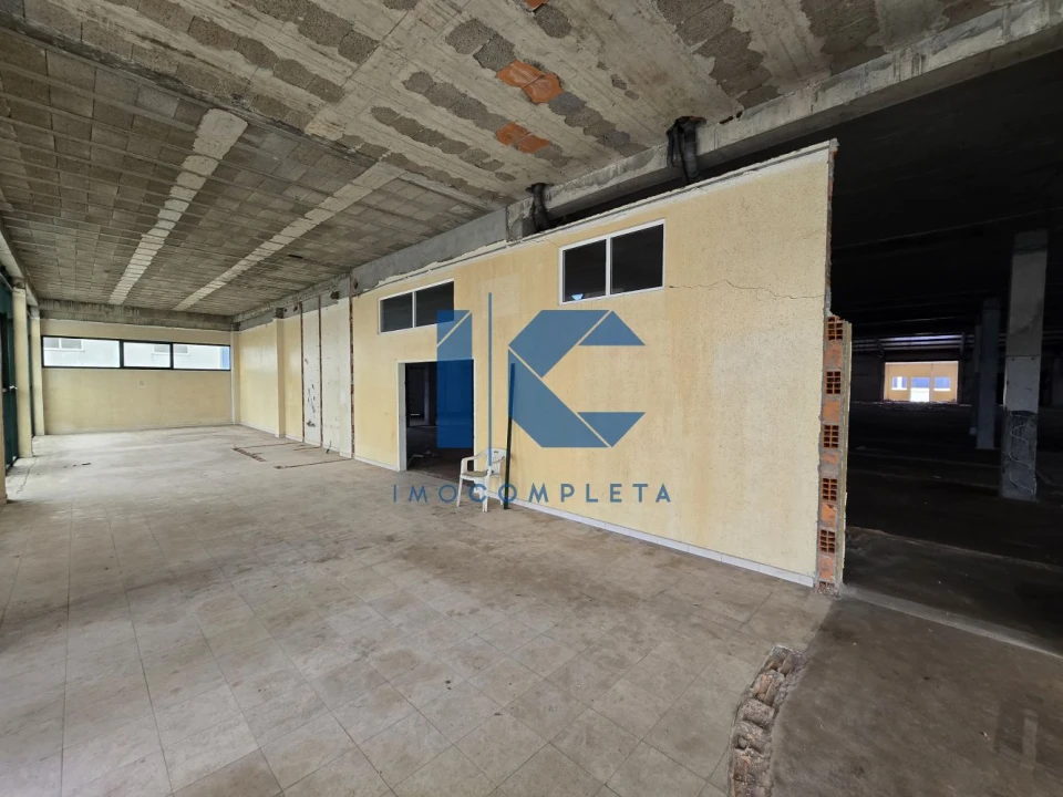 Loja para Venda em Gafanha da Encarnação Foto 1