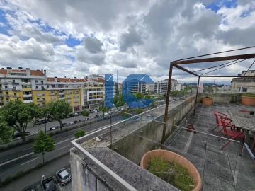 Apartamento T6 para Venda em Viseu