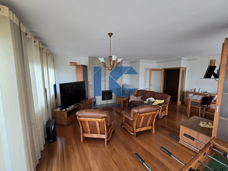 Apartamento T6 para Venda em Viseu Foto 1