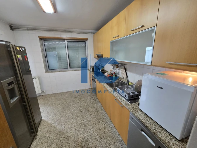 Apartamento T6 para Venda em Viseu Foto 6