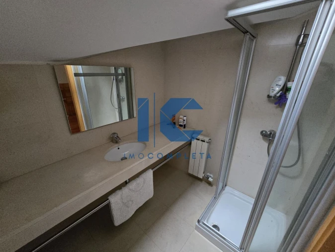 Apartamento T6 para Venda em Viseu Foto 19