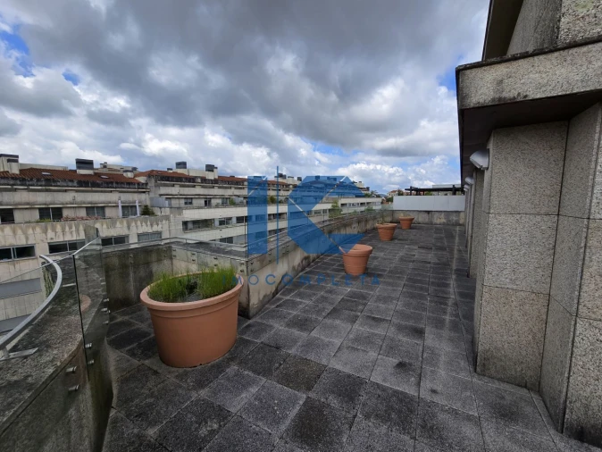 Apartamento T6 para Venda em Viseu Foto 24