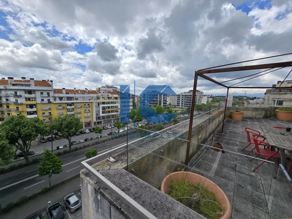 Apartamento T6 para Venda em Viseu Foto 23