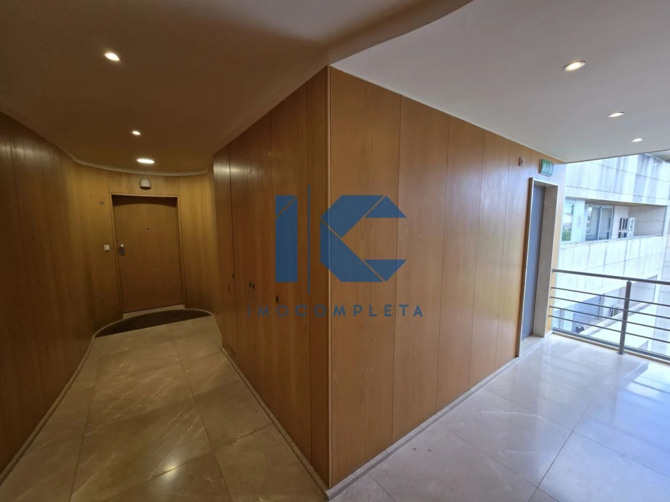 Apartamento T6 para Venda em Viseu Foto 21