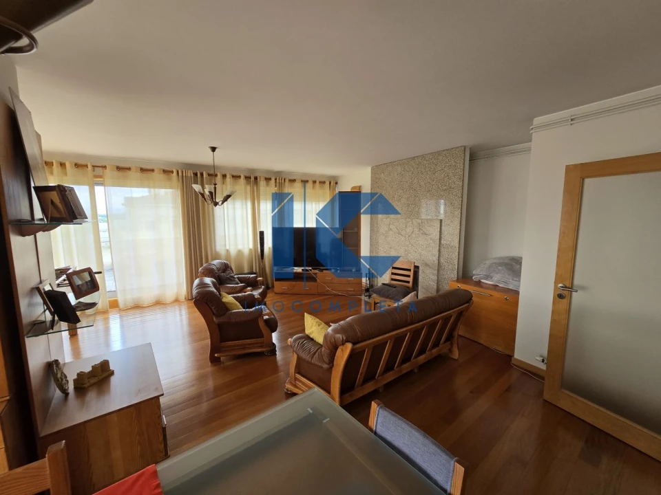 Apartamento T6 para Venda em Viseu Foto 5
