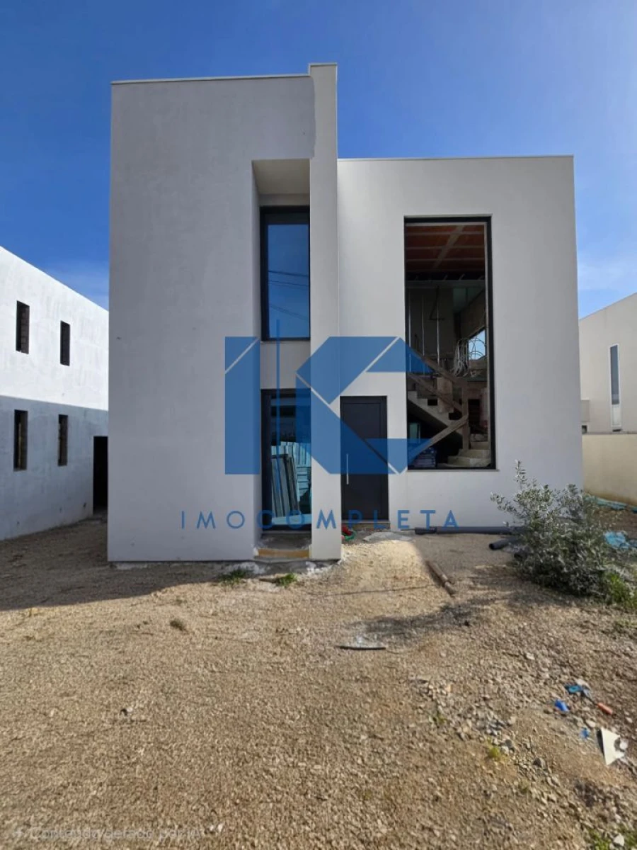 Moradia T3 para Venda em Aguada de Cima Foto 2