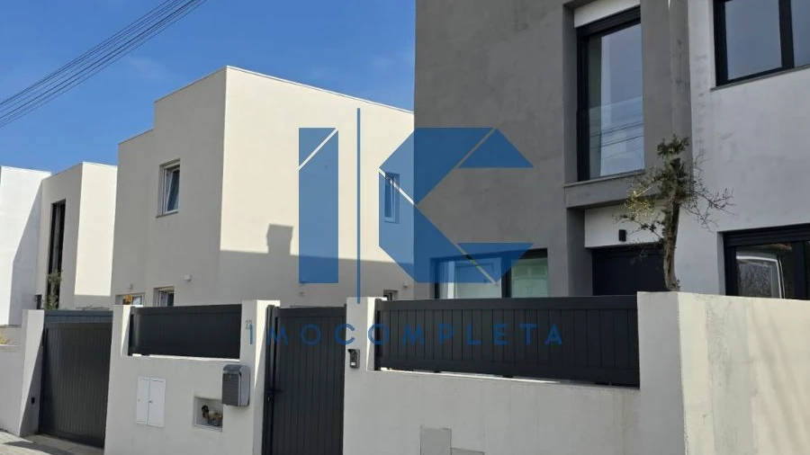 Moradia T3 para Venda em Aguada de Cima