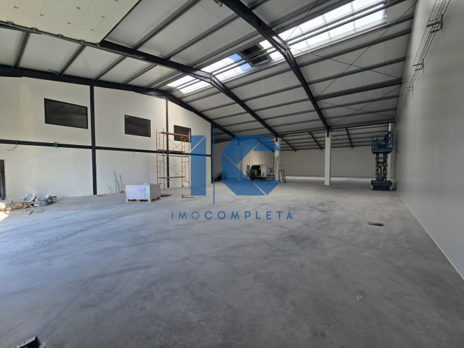 Loja para Arrendamento em Travassô e Óis da Ribeira Foto 2