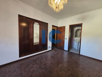 Moradia T3 para Venda em Recardães e Espinhel