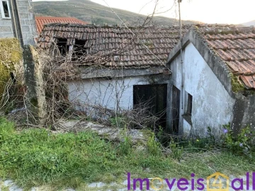 Moradia T3 para Venda em Loivos do Monte