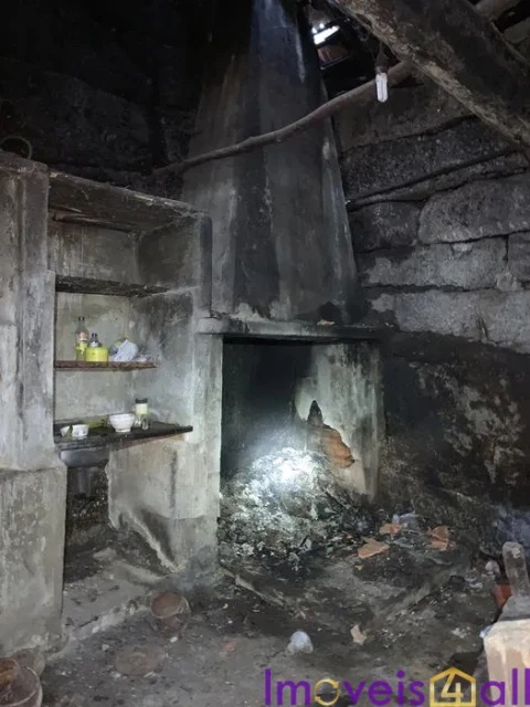 Moradia T3 para Venda em Loivos do Monte