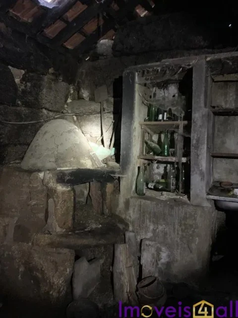 Moradia T3 para Venda em Loivos do Monte