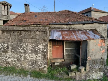 Moradia T3 para Venda em Loivos do Monte