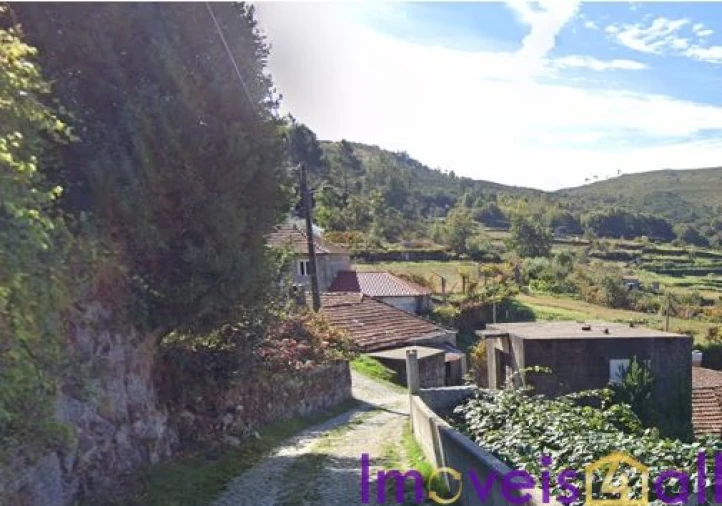 Moradia T3 para Venda em Loivos do Monte Foto 27