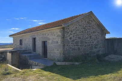 Quinta T2 para Venda em Campelo e Ovil