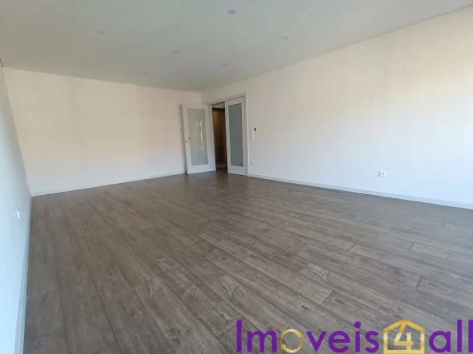 Apartamento T3 para Venda em Ramalde Foto 5
