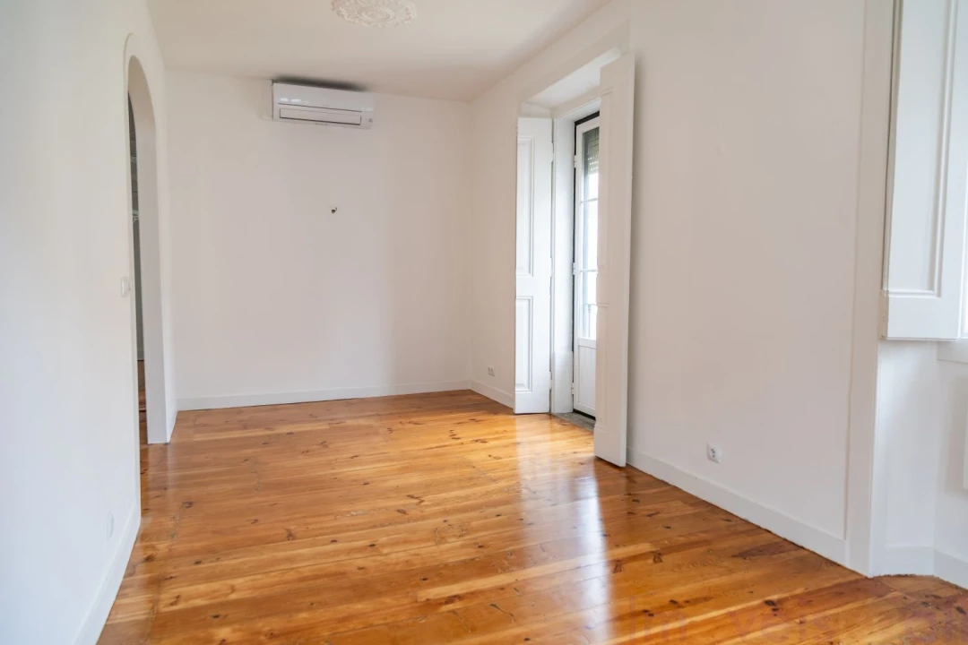 Apartamento T2 para Venda em Misericórdia Foto 14