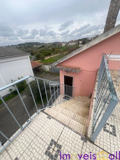 Moradia T3 para Venda em Nossa Senhora do Pópulo, Coto e São Gregório