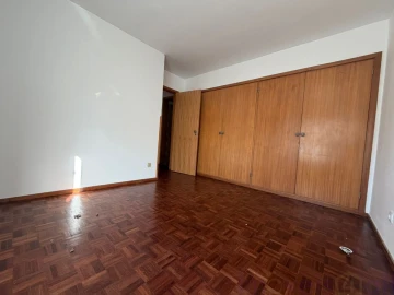 Apartamento T4 para Venda em Sé Nova, Santa Cruz, Almedina e São Bartolomeu