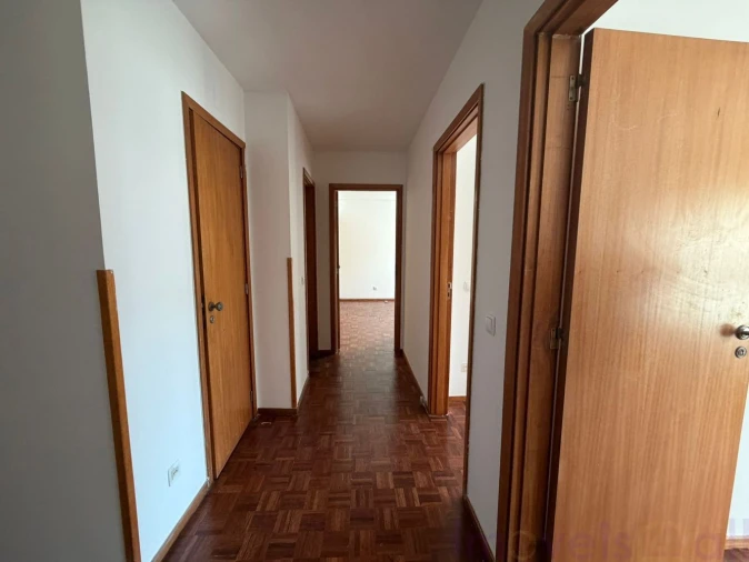 Apartamento T4 para Venda em Sé Nova, Santa Cruz, Almedina e São Bartolomeu Foto 2