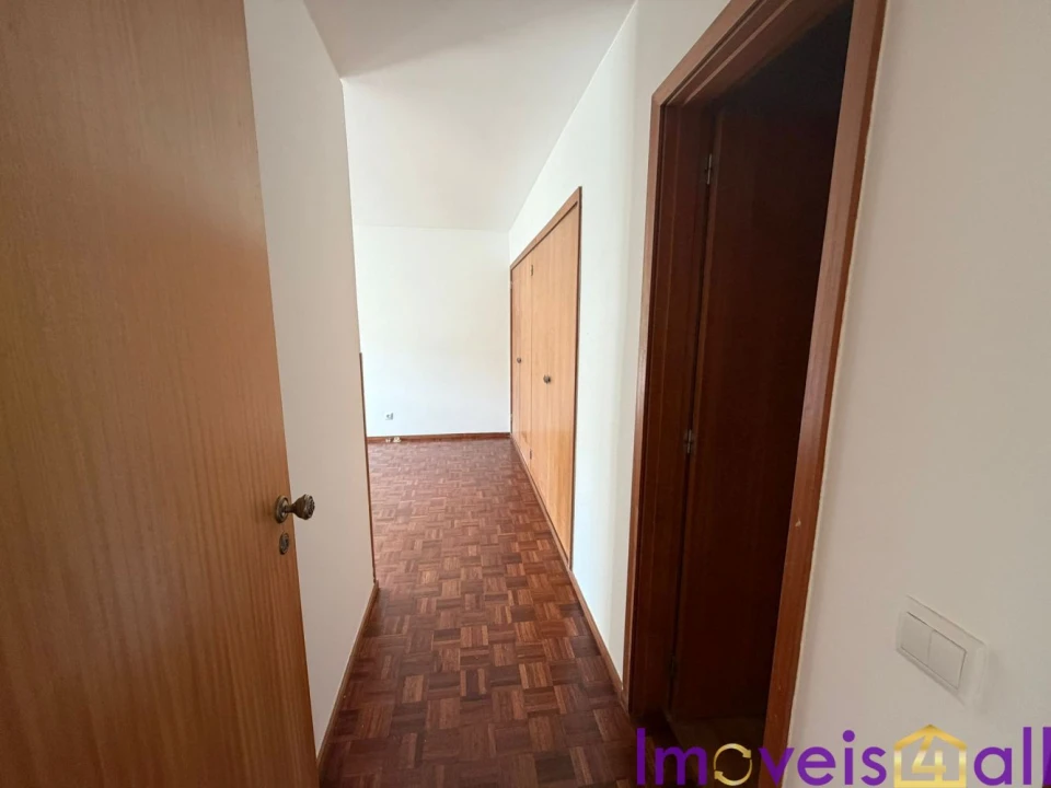 Apartamento T4 para Venda em Sé Nova, Santa Cruz, Almedina e São Bartolomeu Foto 9