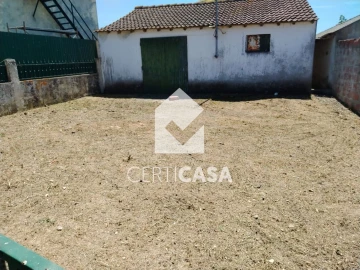 Moradia T1 para Venda em Almoster