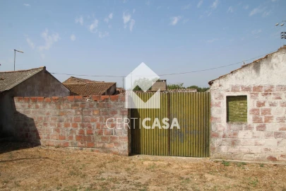 Moradia T1 para Venda em Almoster