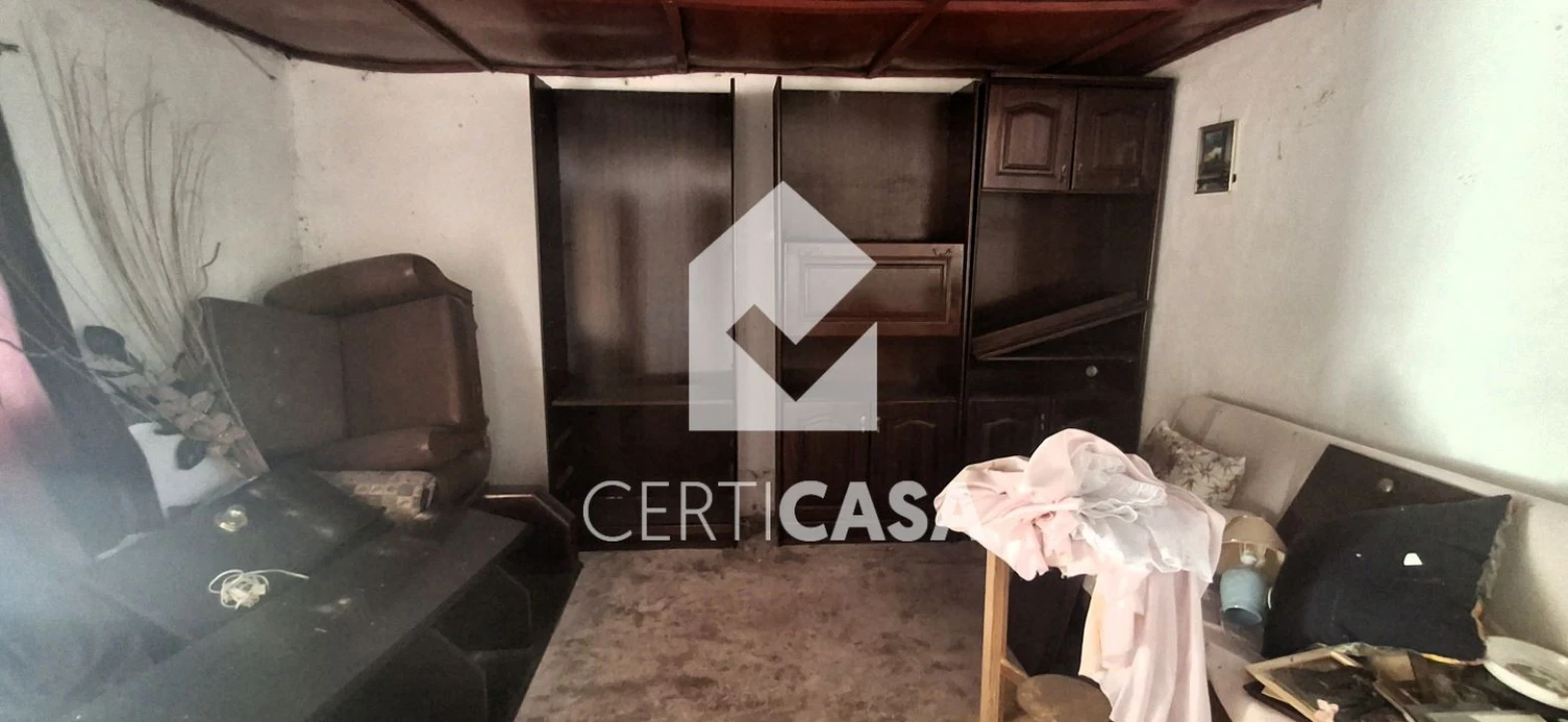 Moradia T1 para Venda em Almoster Foto 10