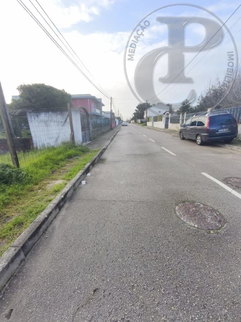 Moradia T4 para Venda em Fernao Ferro