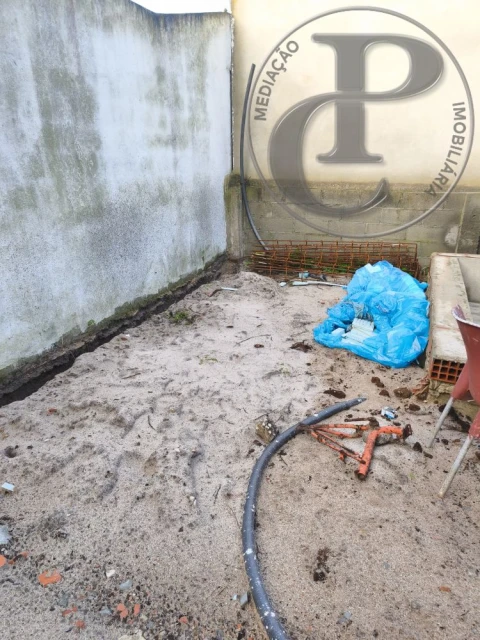 Moradia T4 para Venda em Fernao Ferro