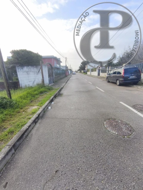 Moradia T4 para Venda em Fernao Ferro