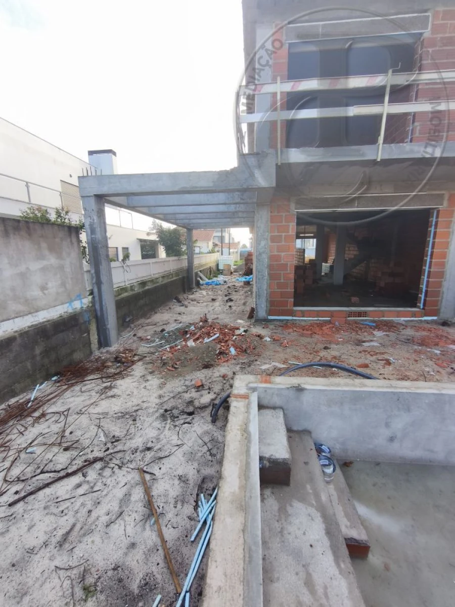 Moradia T4 para Venda em Fernao Ferro Foto 8