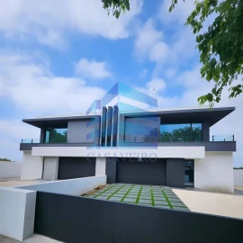 Moradia T4 para Venda em Santa Joana