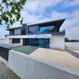 Moradia T4 para Venda em Santa Joana