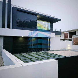 Moradia T4 para Venda em Santa Joana