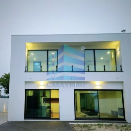 Moradia T4 para Venda em Santa Joana