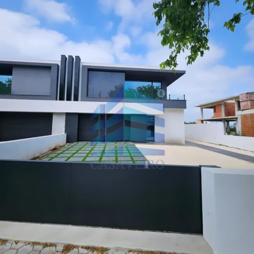 Moradia T4 para Venda em Santa Joana Foto 10