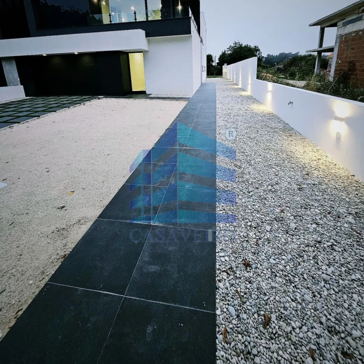 Moradia T4 para Venda em Santa Joana Foto 13