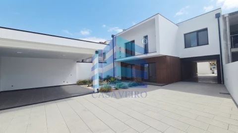 Moradia T4 para Venda em Gafanha da Encarnação